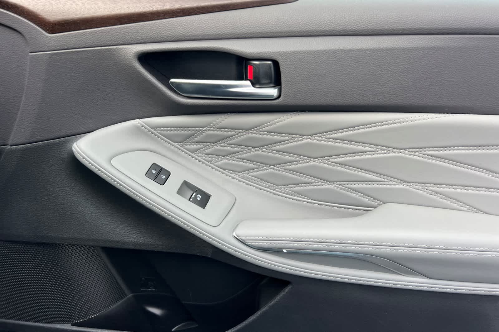 Thumbnail: 2022 Toyota Avalon - 18