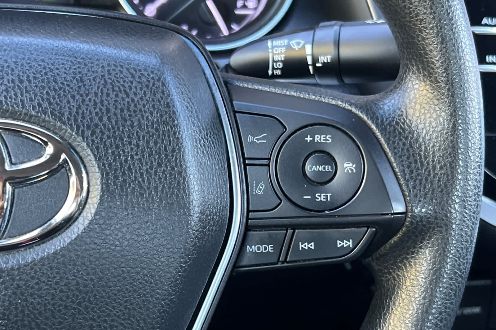 Thumbnail: 2018 Toyota Camry - 25