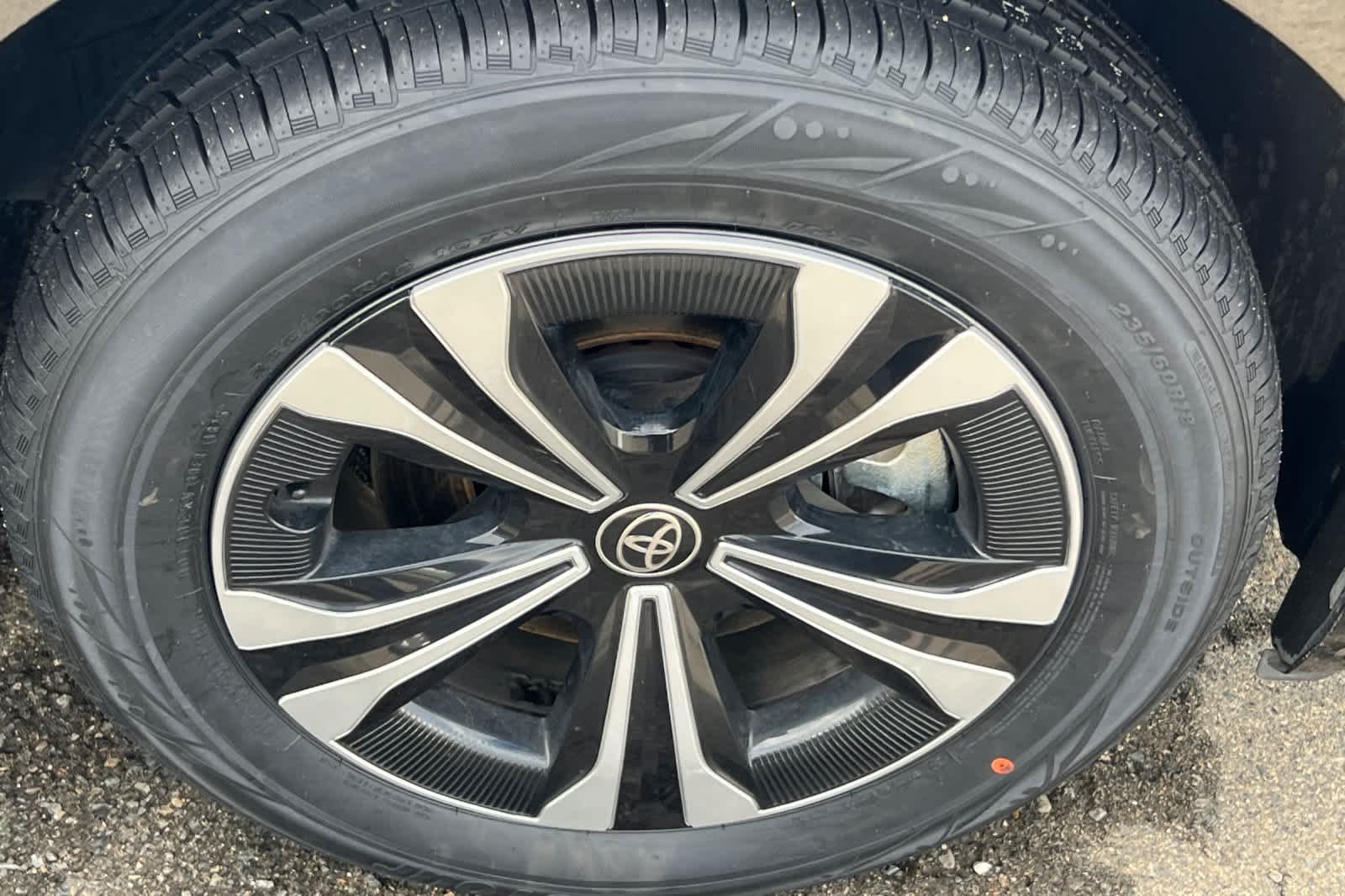 Thumbnail: 2023 Toyota bZ4X - 12