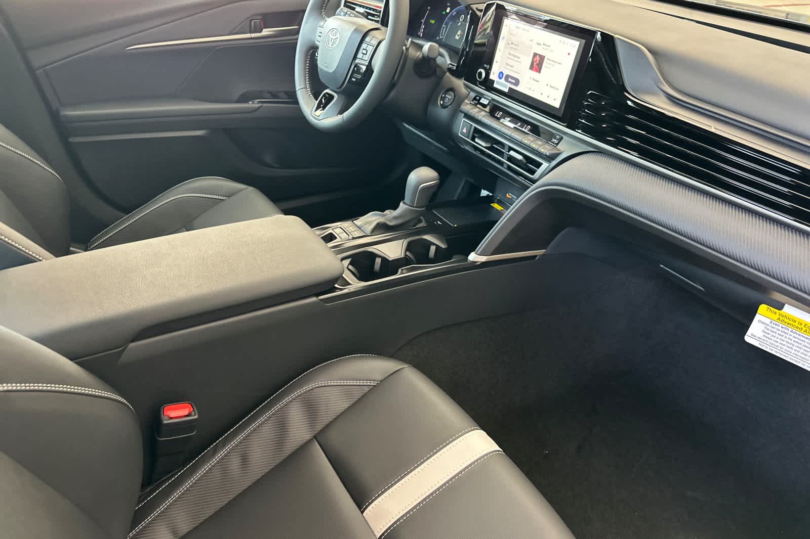 2025 Toyota Camry SE 16