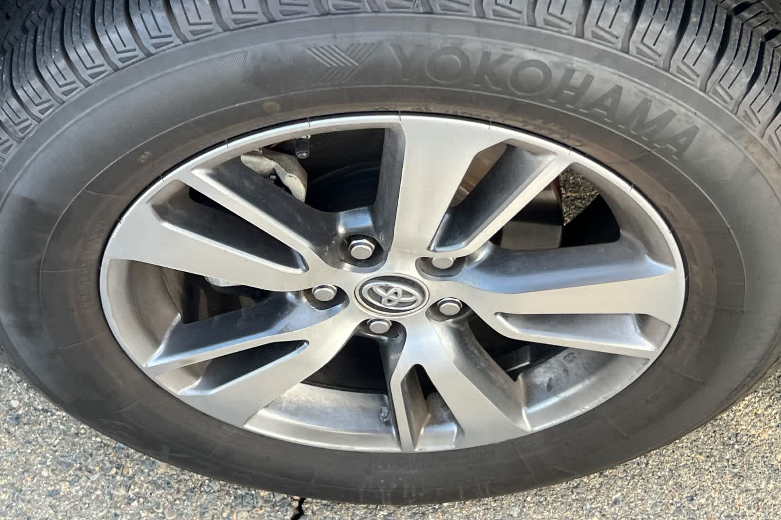 Thumbnail: 2018 Toyota RAV4 - 21