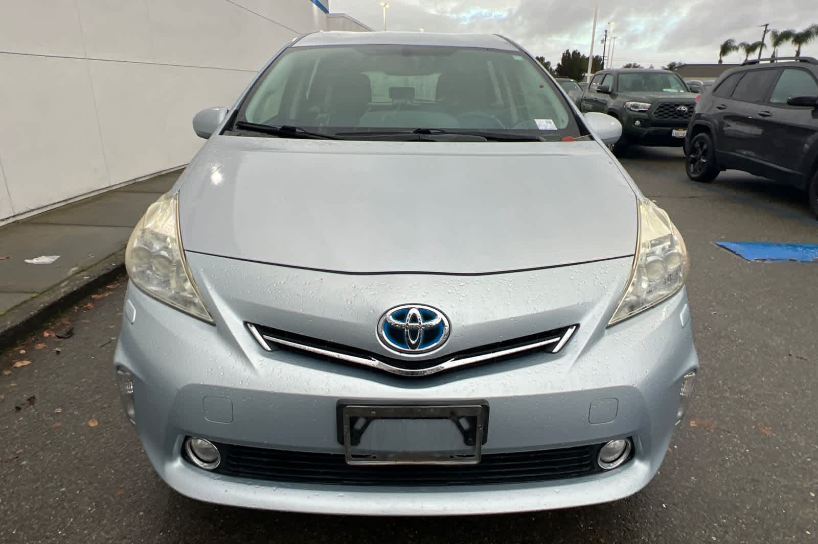 Thumbnail: 2013 Toyota Prius v - 6