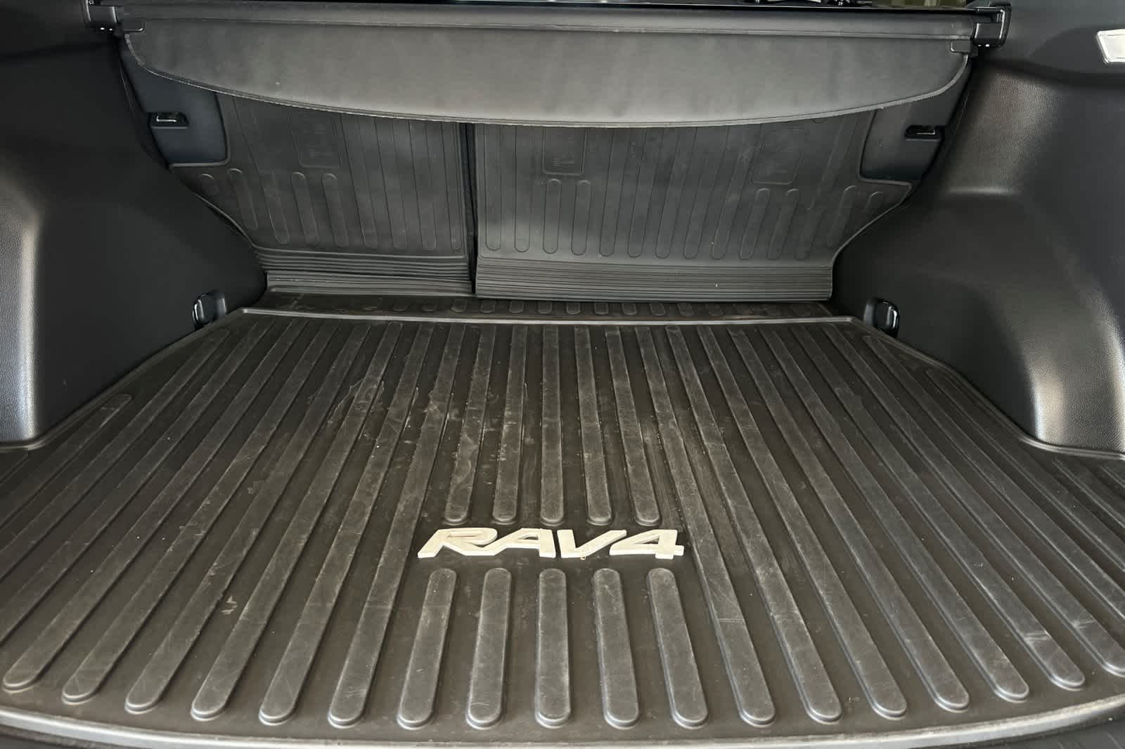 Thumbnail: 2024 Toyota RAV4 - 16