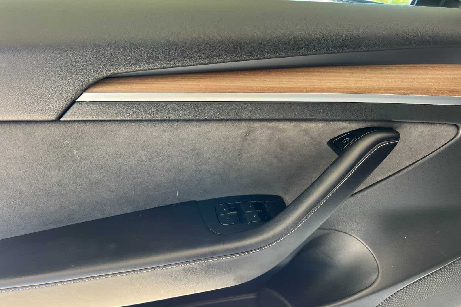 Thumbnail: 2023 Tesla Model 3 - 12