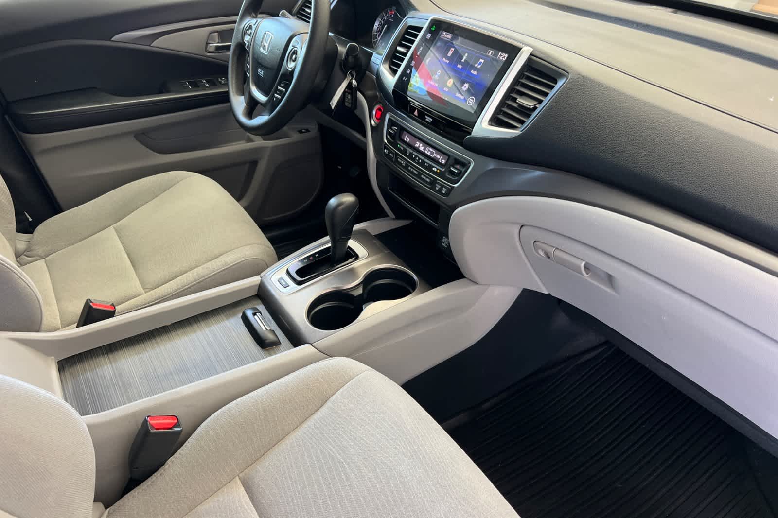 Thumbnail: 2016 Honda Pilot - 18