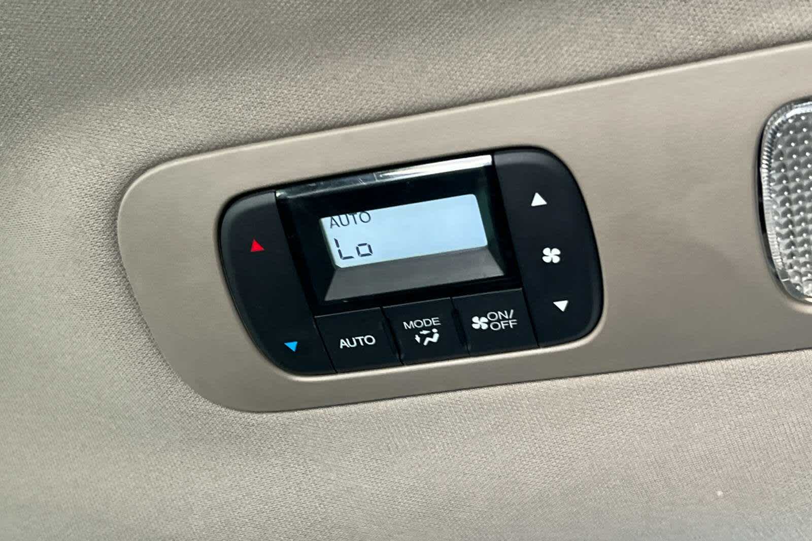 Thumbnail: 2018 Honda Odyssey - 14