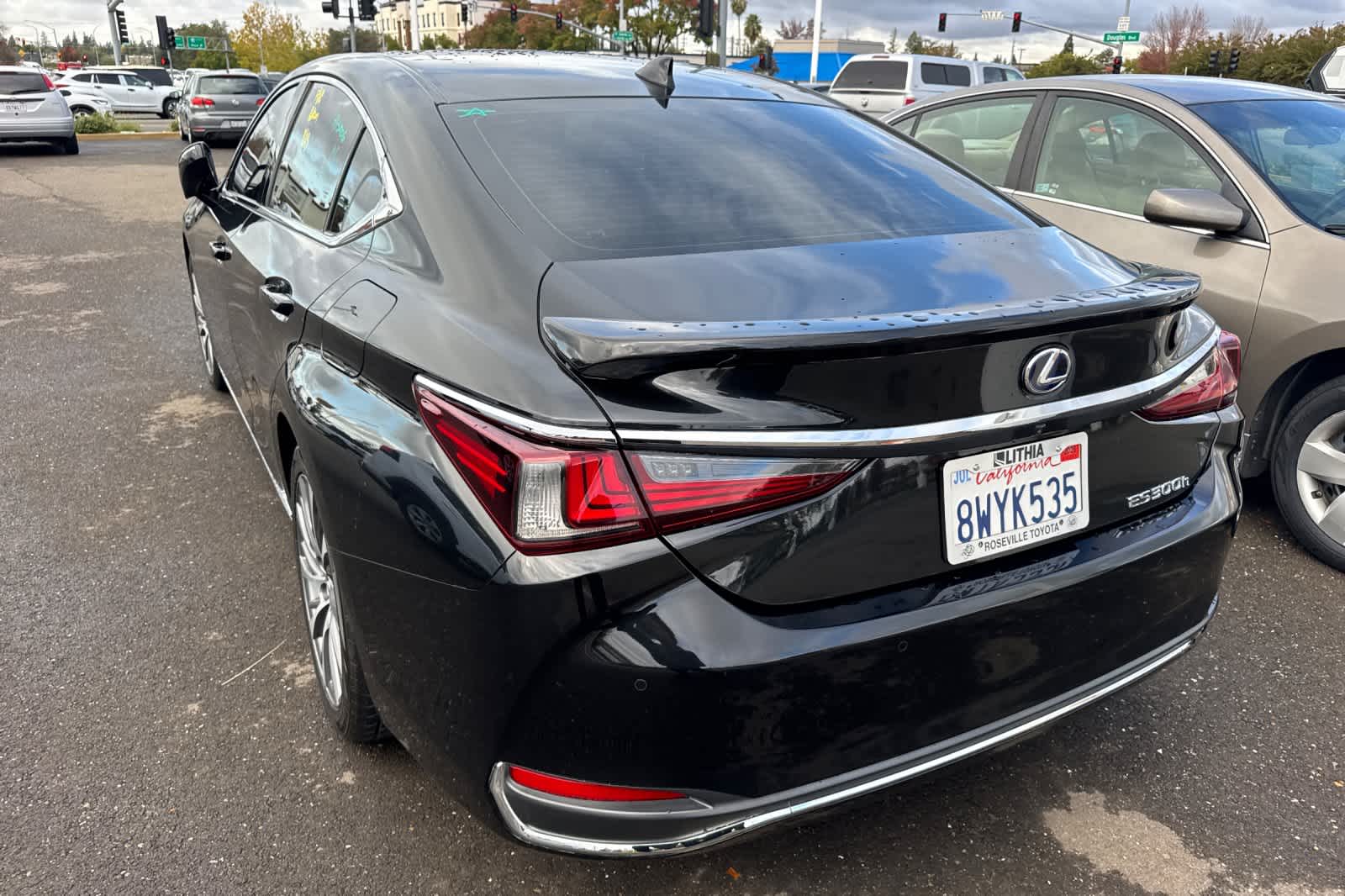 Thumbnail: 2021 Lexus ES - 4