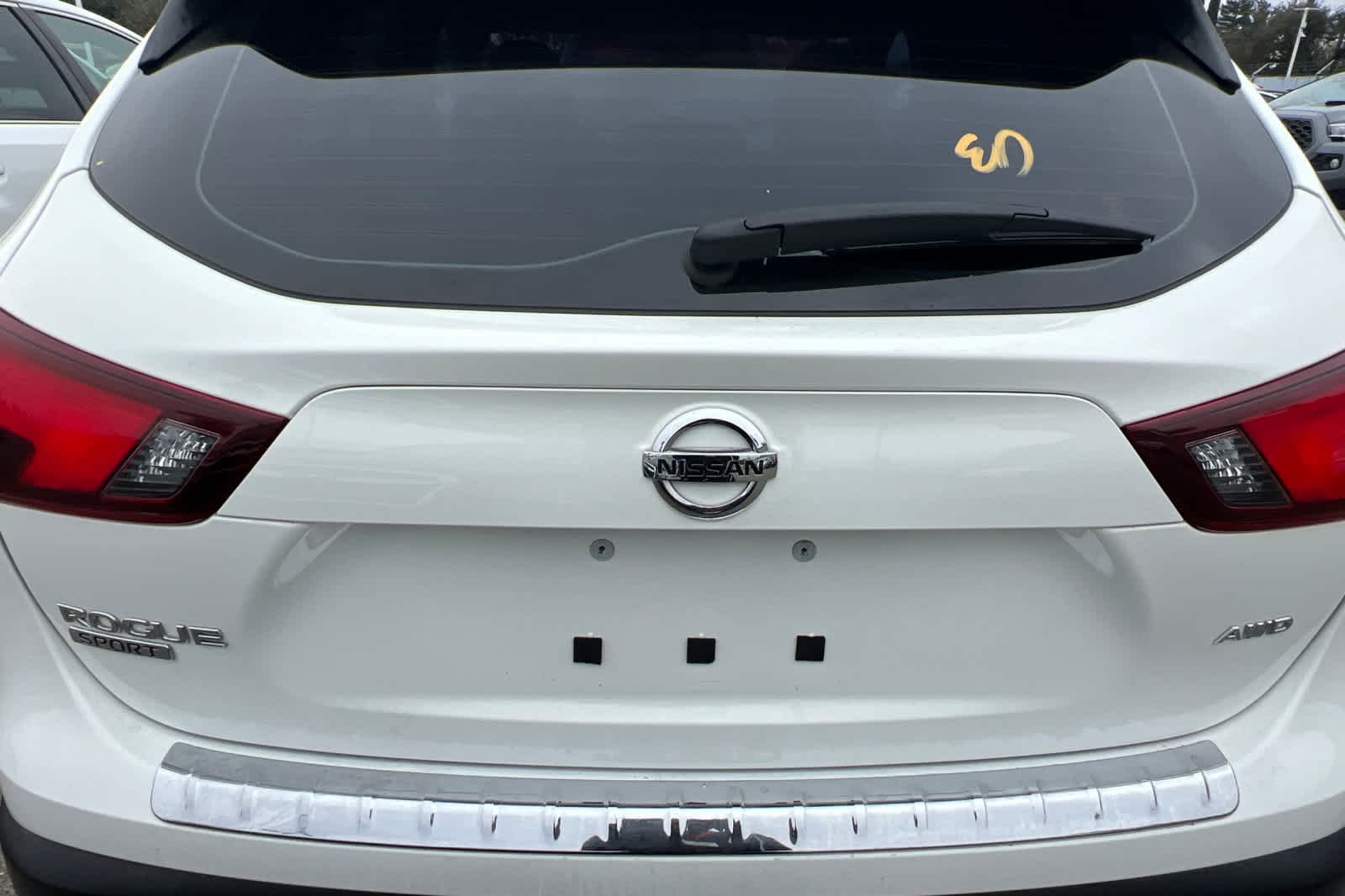 Thumbnail: 2017 Nissan Rogue Sport - 16