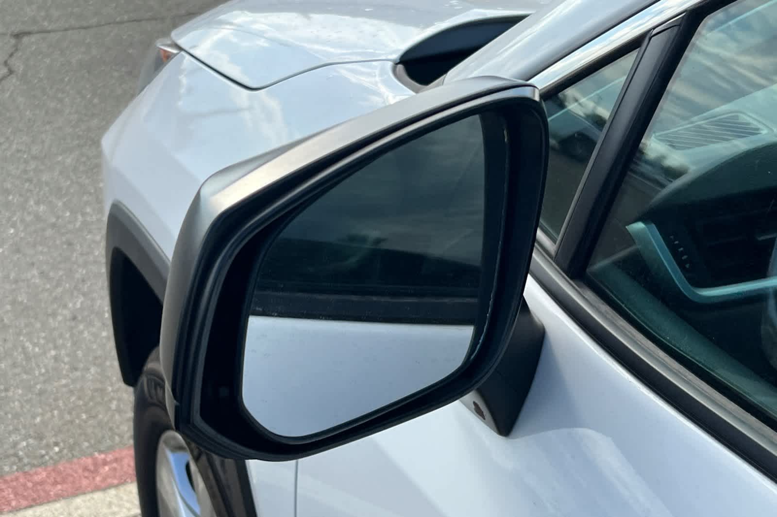 Thumbnail: 2021 Toyota RAV4 - 8