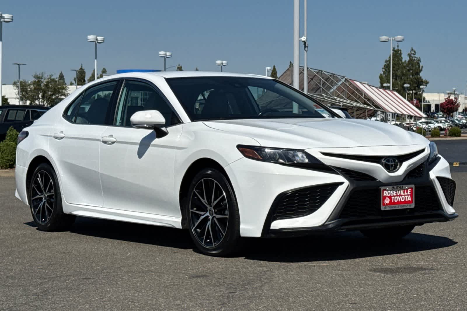 Thumbnail: 2022 Toyota Camry - 5