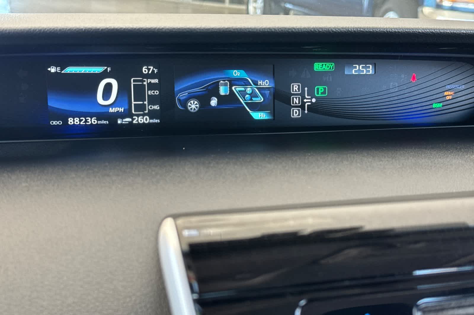 Thumbnail: 2016 Toyota Mirai - 27
