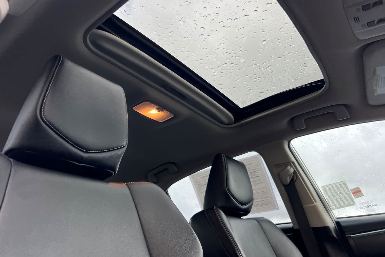 Thumbnail: 2014 Toyota Corolla - 16