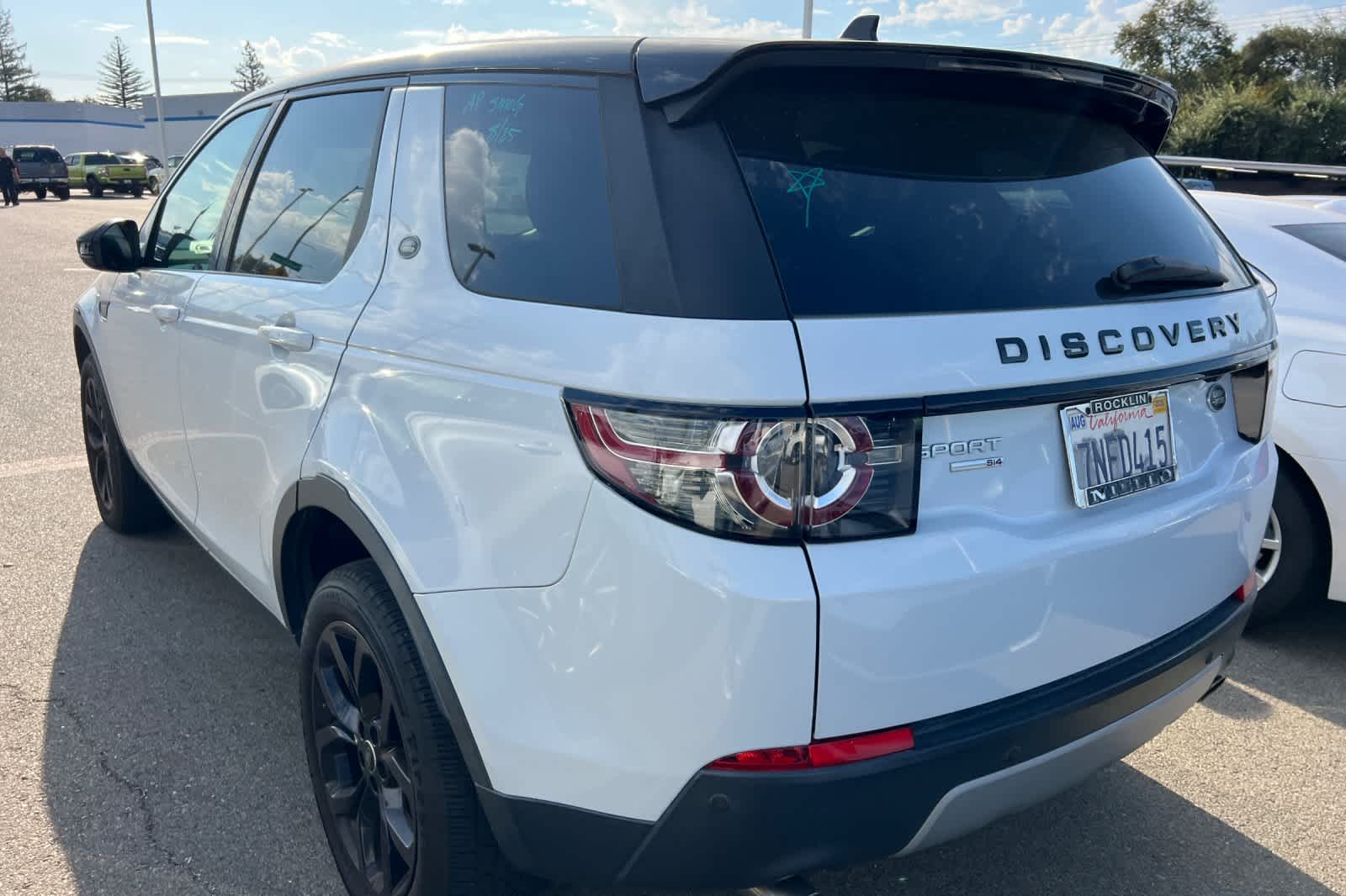 Thumbnail: 2015 Land Rover Discovery Sport - 4