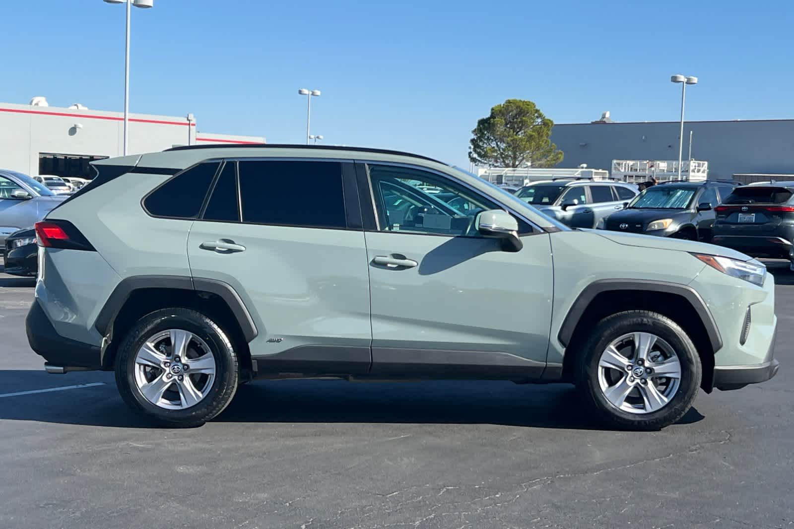 Thumbnail: 2022 Toyota RAV4 - 6