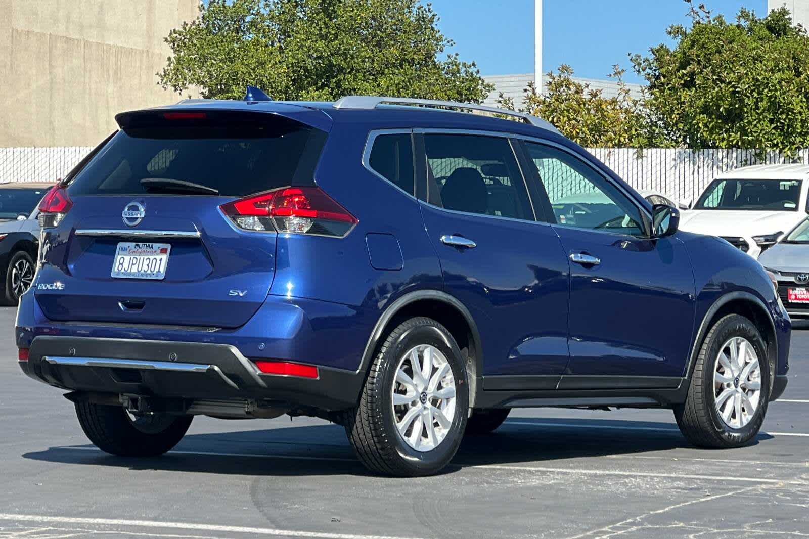 2019 Nissan Rogue SV 2