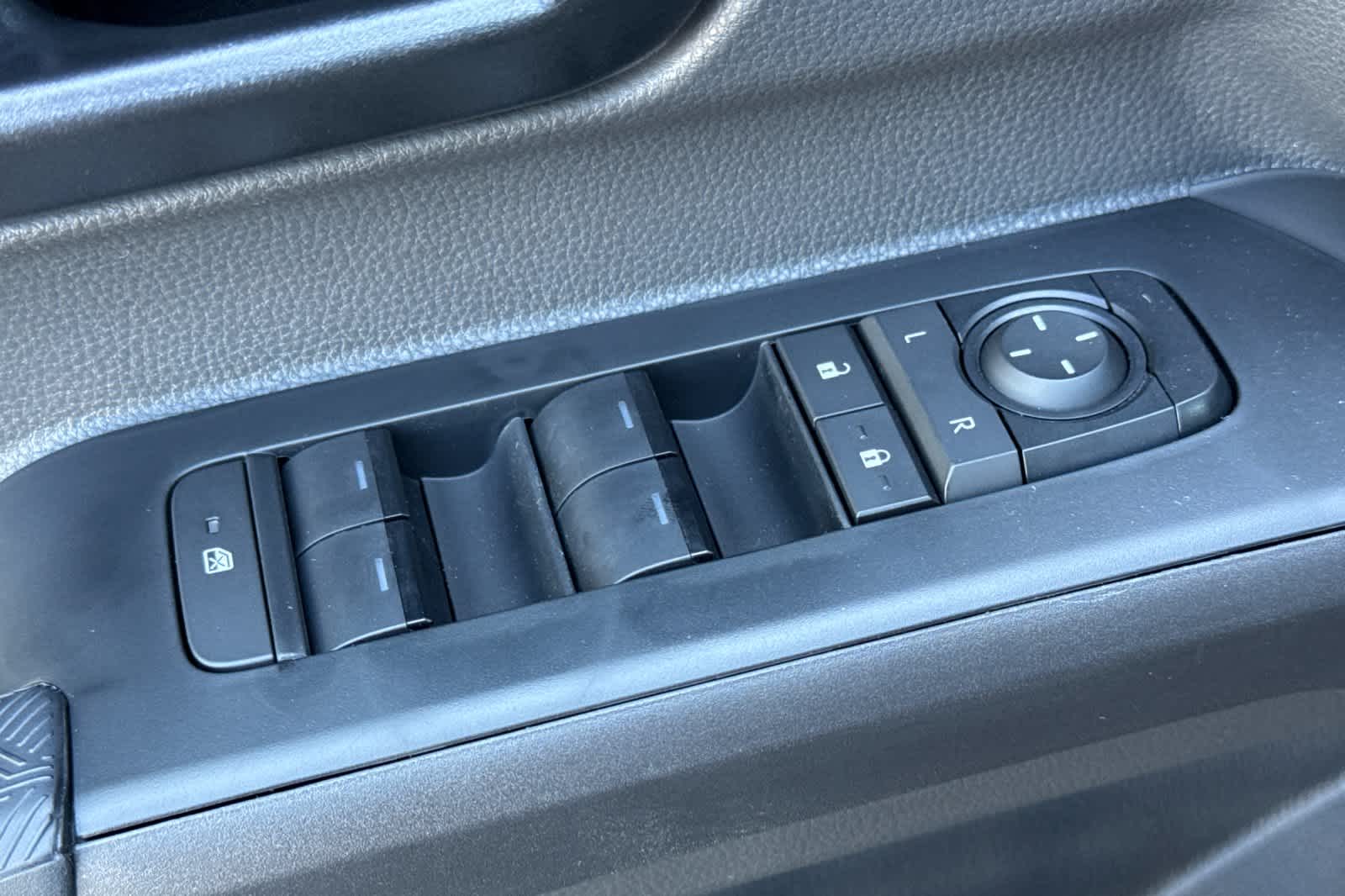 Thumbnail: 2025 Toyota Tacoma - 13