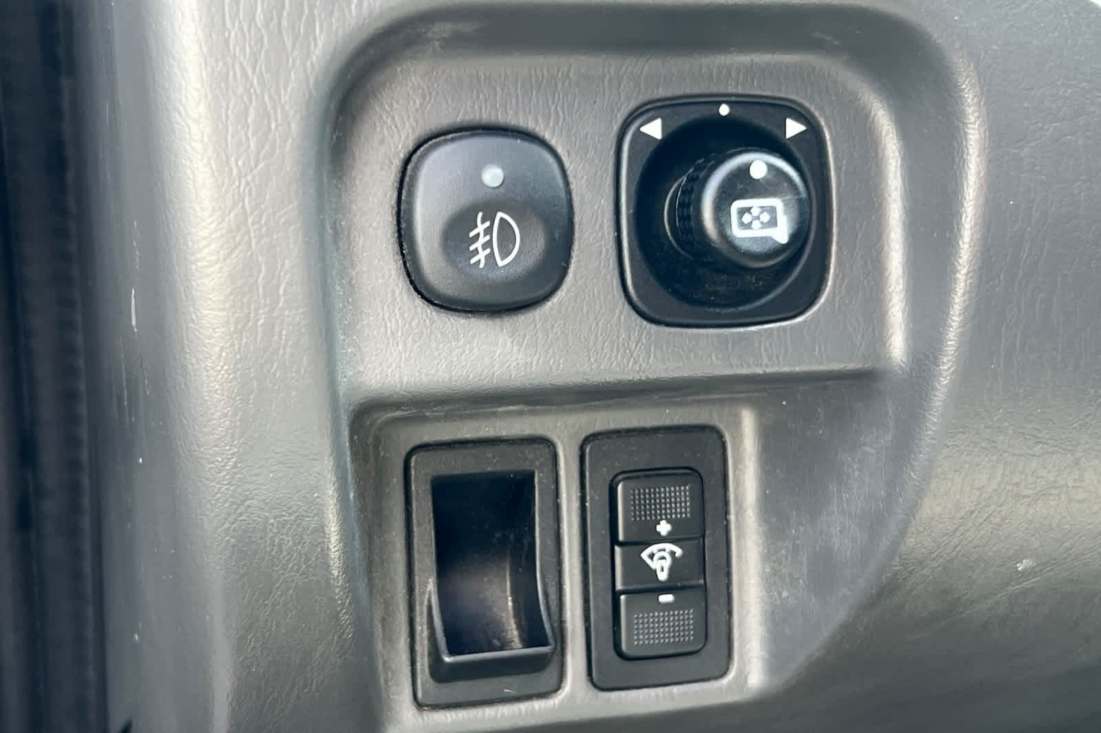 Thumbnail: 2006 Ford Escape - 27