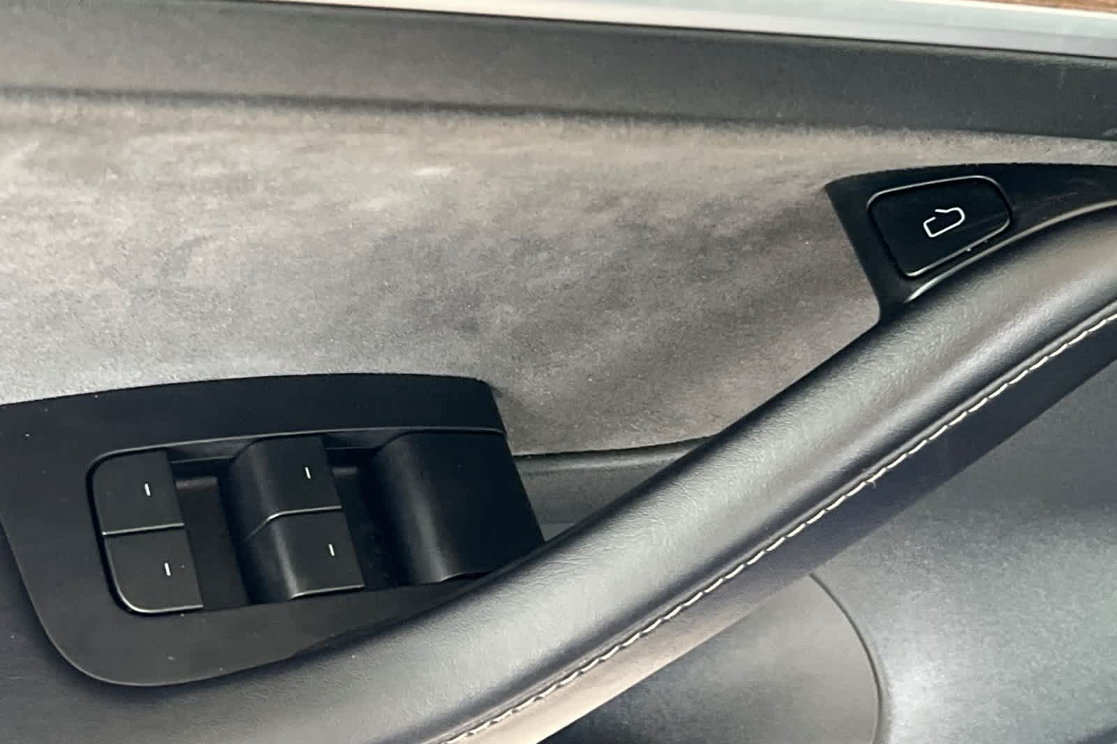 Thumbnail: 2023 Tesla Model 3 - 13