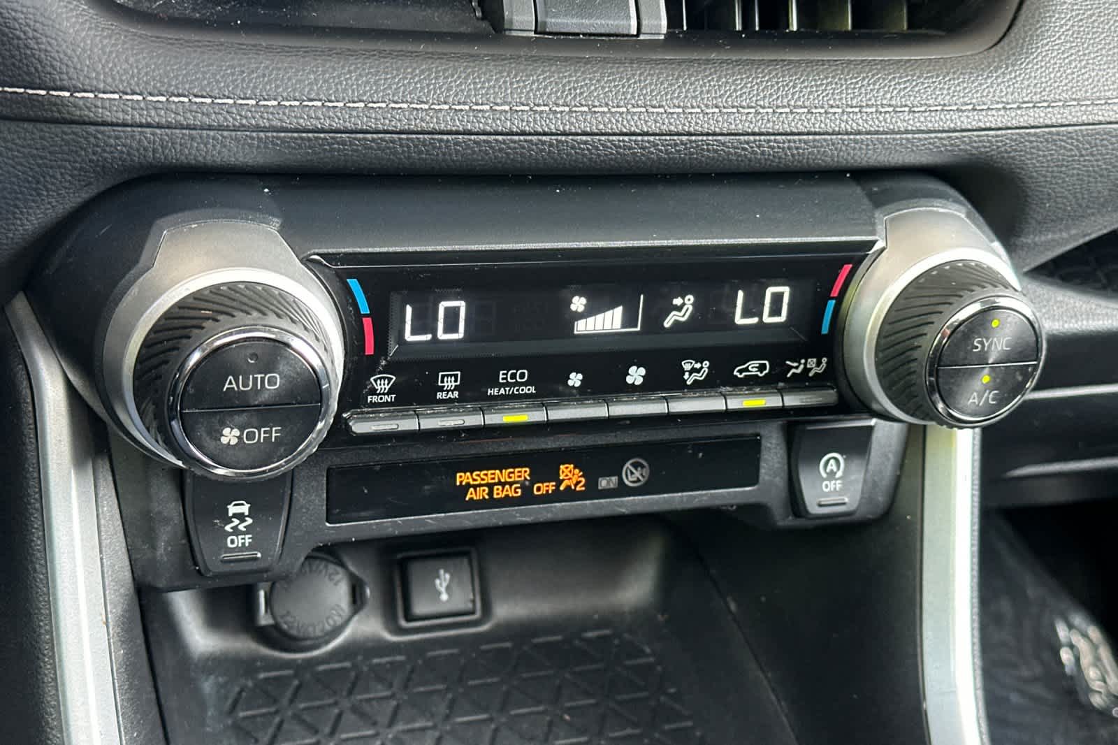 Thumbnail: 2022 Toyota RAV4 - 22