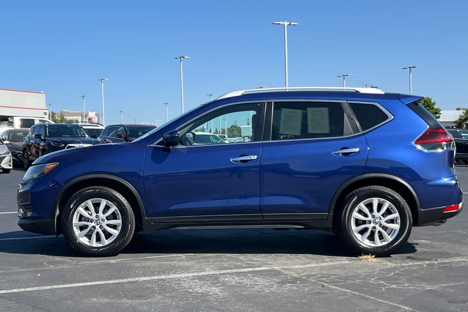 2019 Nissan Rogue SV 9