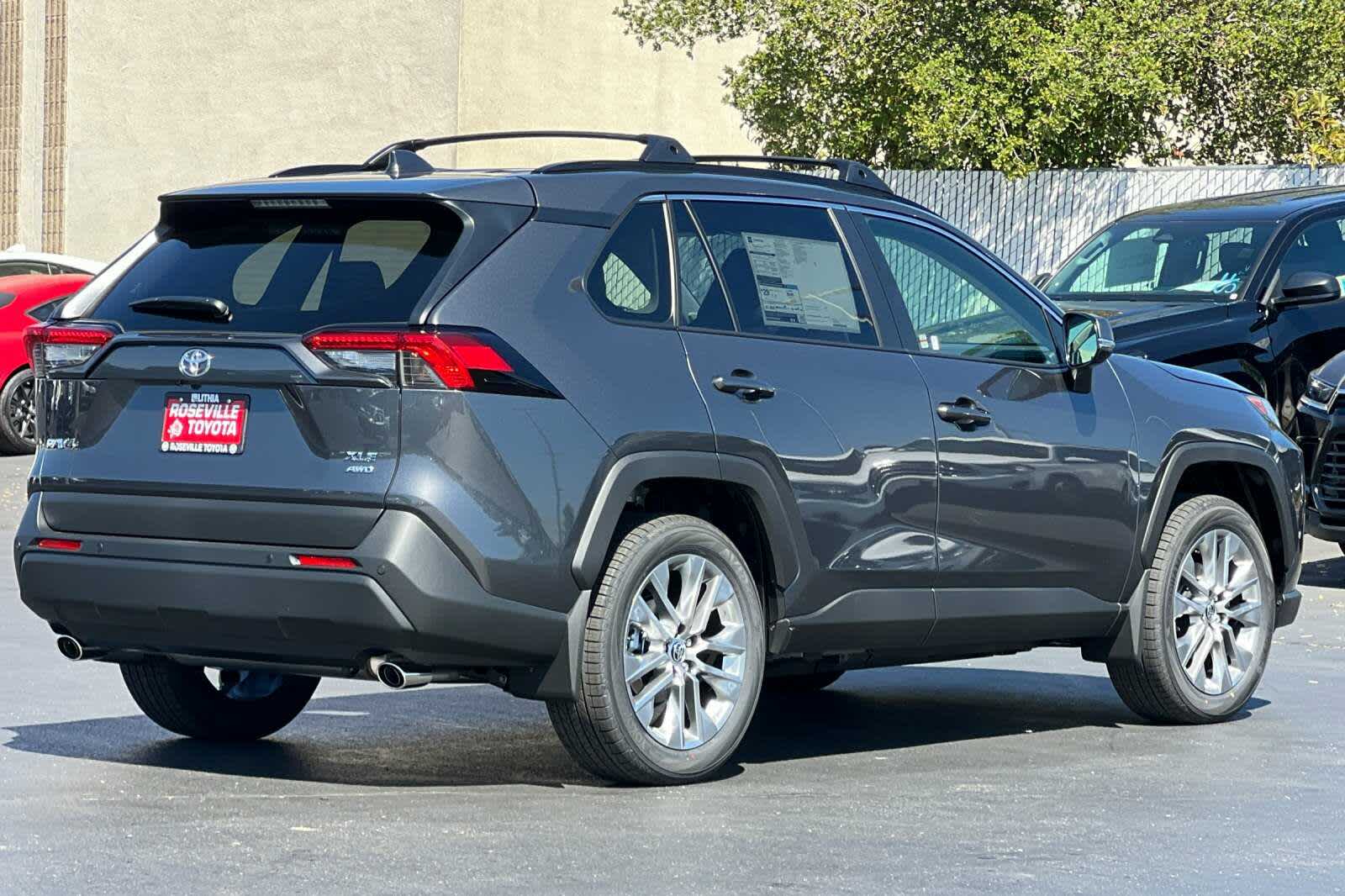 Thumbnail: 2025 Toyota RAV4 - 2