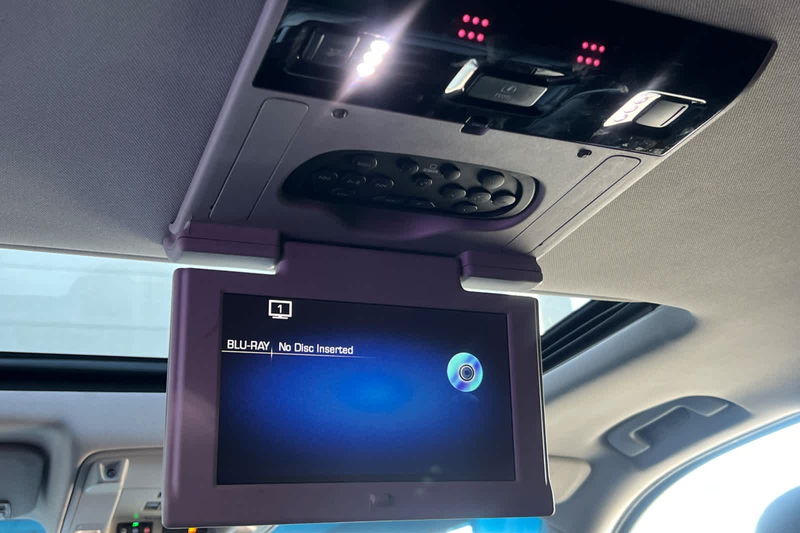 Thumbnail: 2017 Cadillac Escalade - 16