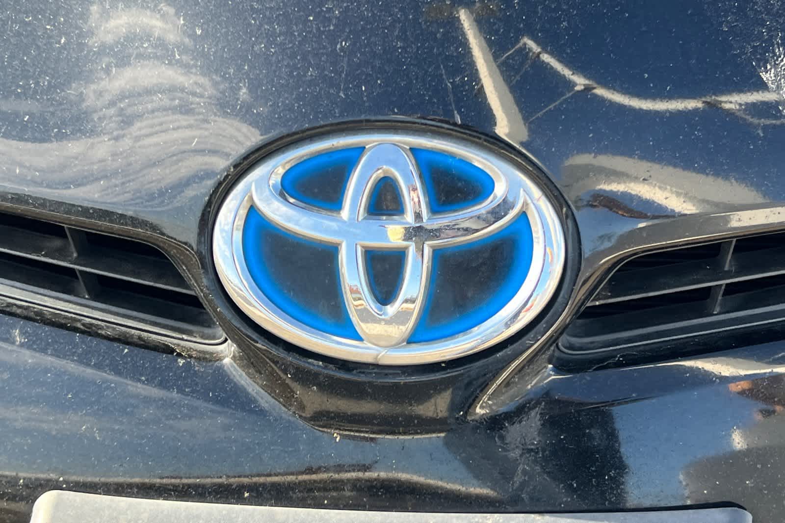 Thumbnail: 2013 Toyota Prius - 13