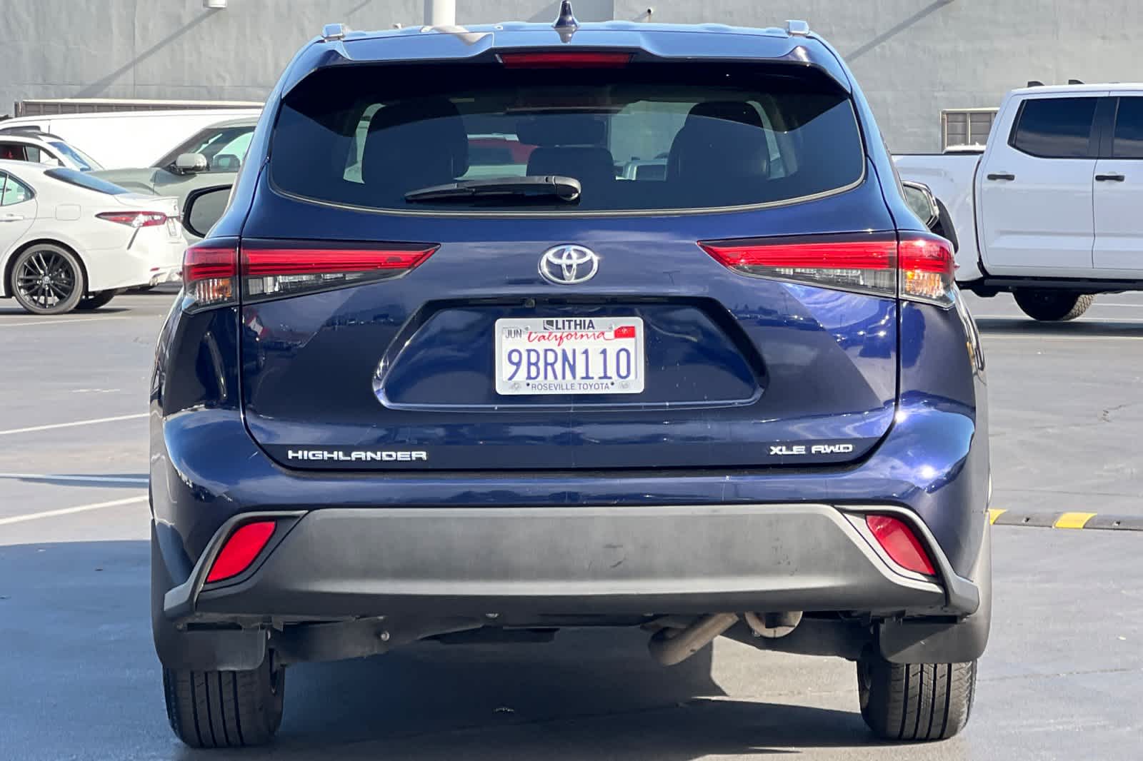 Thumbnail: 2022 Toyota Highlander - 8