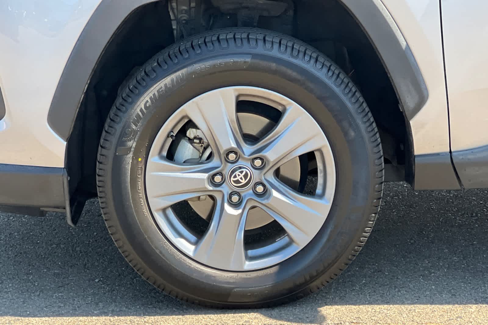 Thumbnail: 2022 Toyota RAV4 - 30