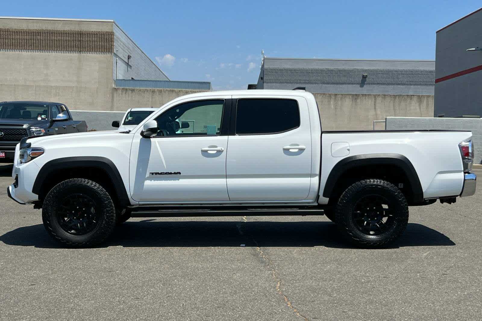 2022 Toyota Tacoma TRD Off-Road 9