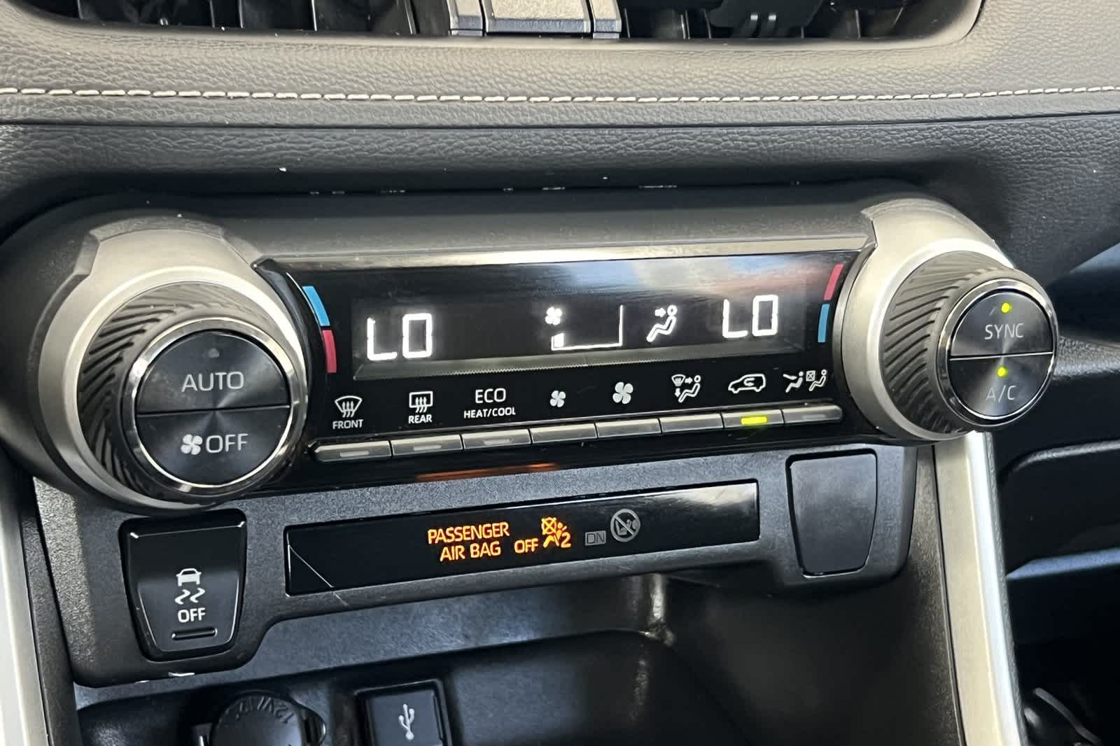 Thumbnail: 2022 Toyota RAV4 - 22