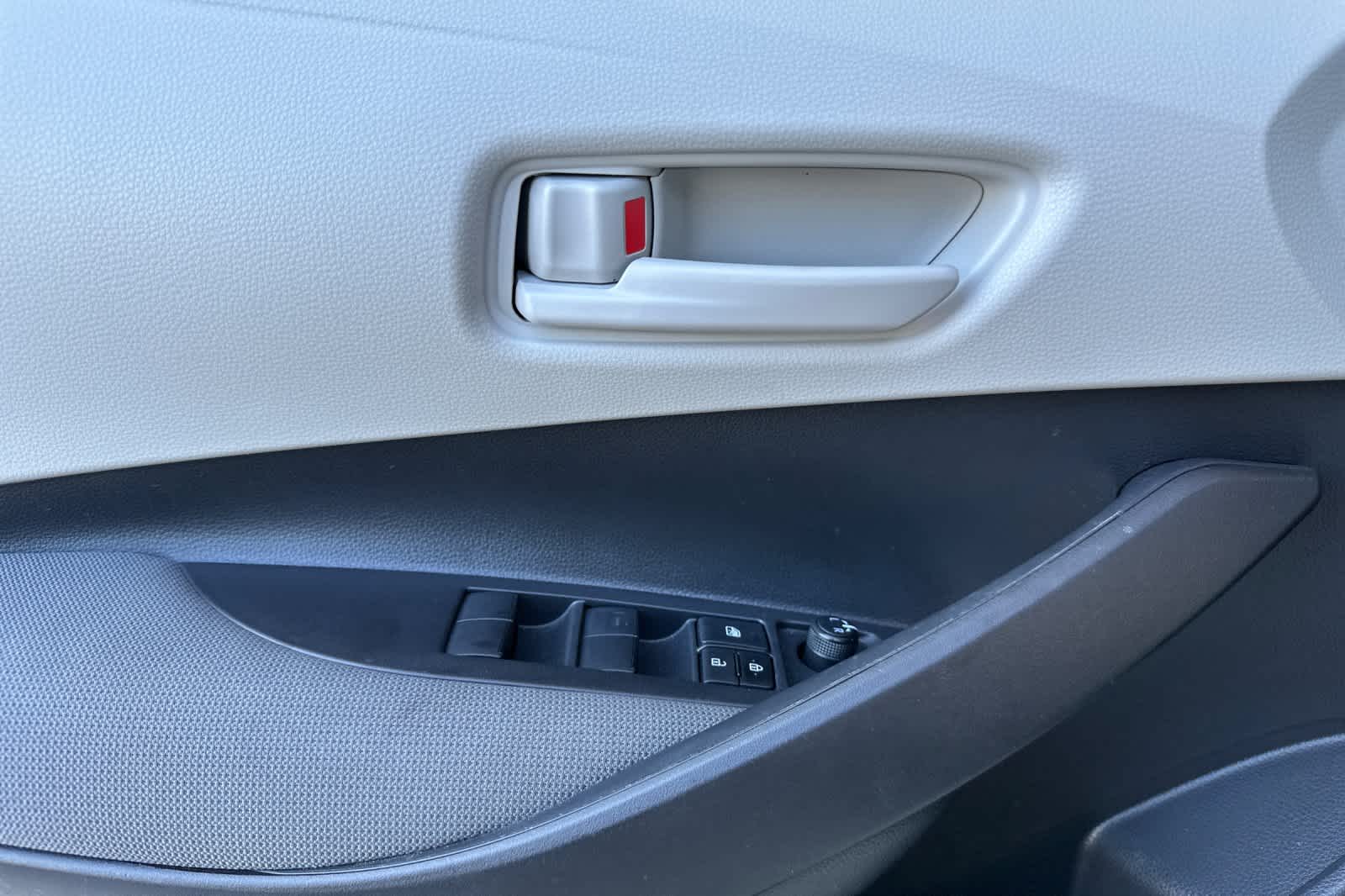 Thumbnail: 2025 Toyota Corolla - 12