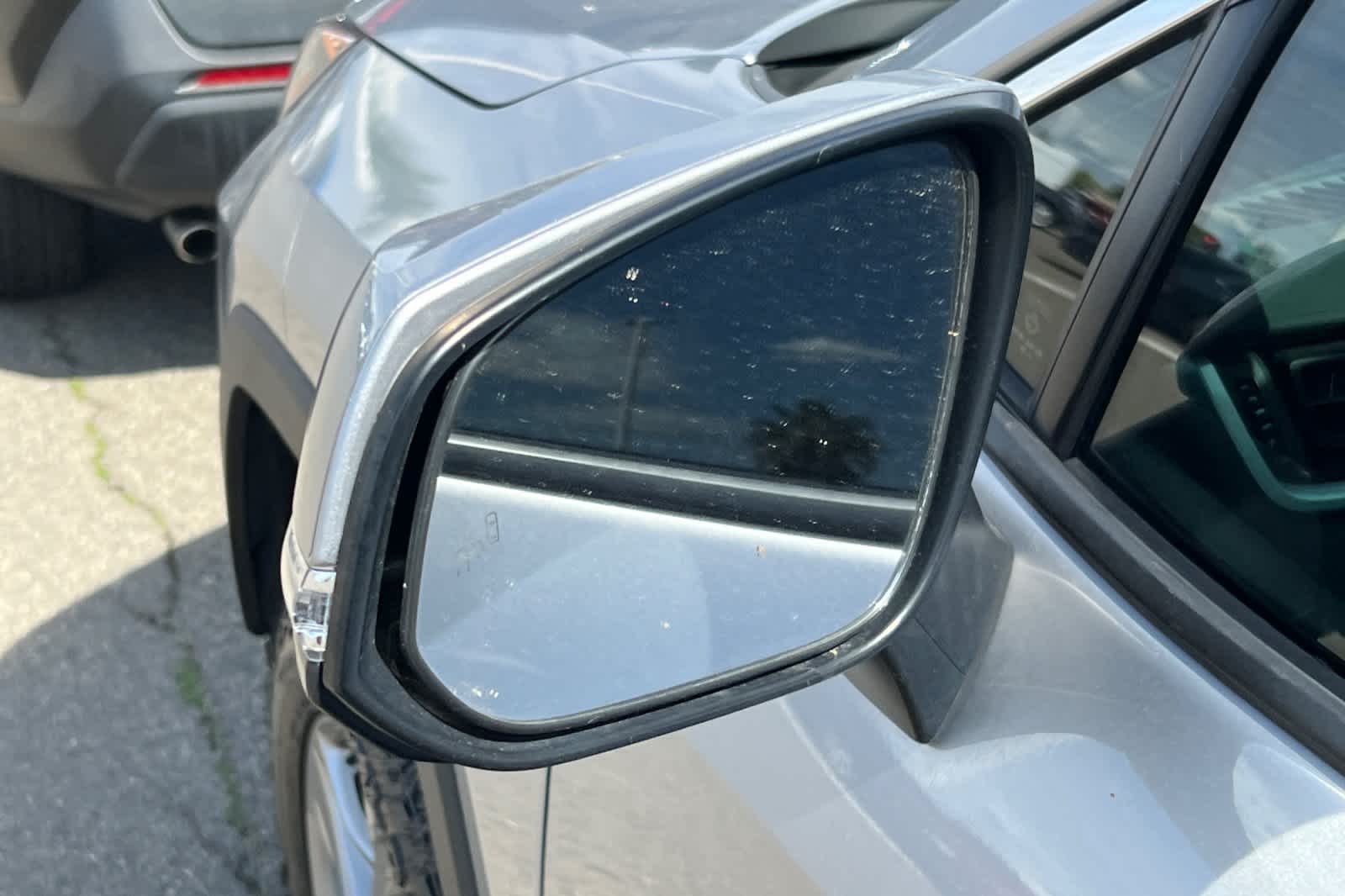 Thumbnail: 2022 Toyota RAV4 - 8