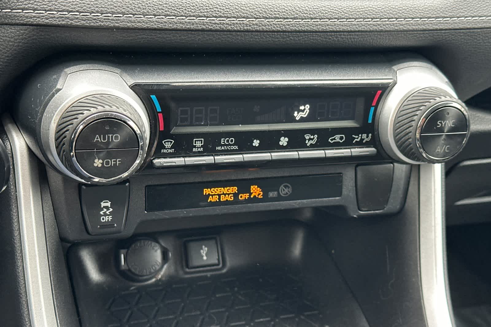 Thumbnail: 2021 Toyota RAV4 - 22