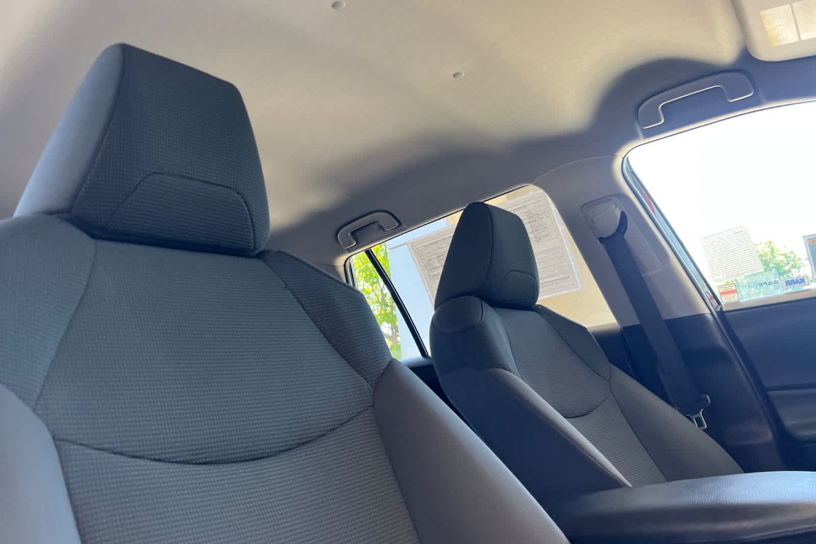 Thumbnail: 2021 Toyota RAV4 - 18