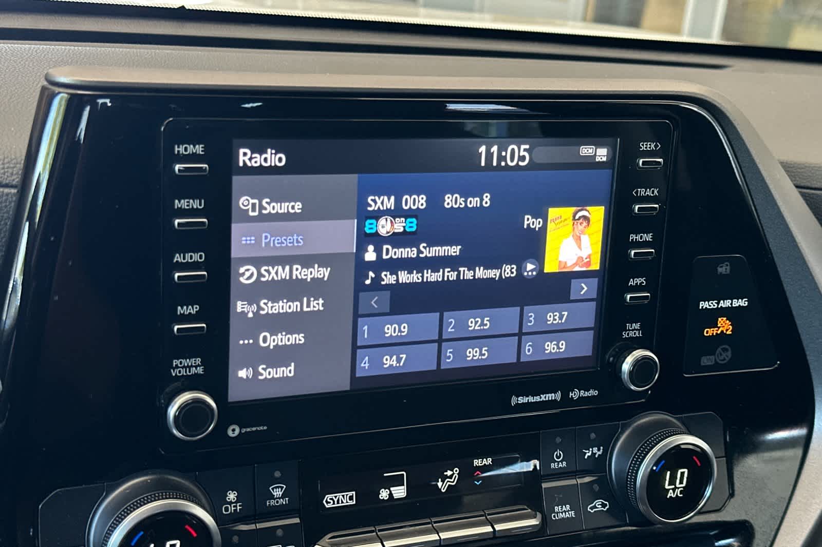 Thumbnail: 2022 Toyota Highlander - 20