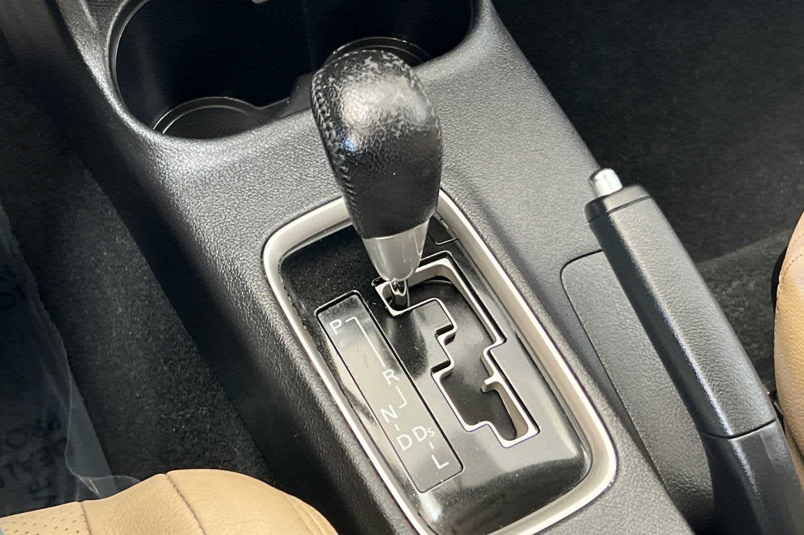 Thumbnail: 2016 Mitsubishi Outlander - 23
