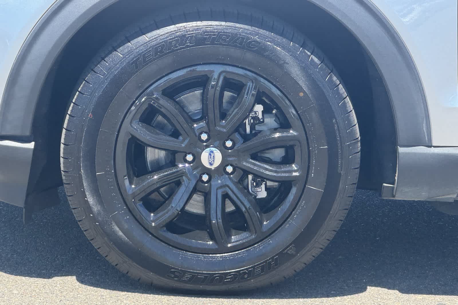 Thumbnail: 2020 Ford Explorer - 28