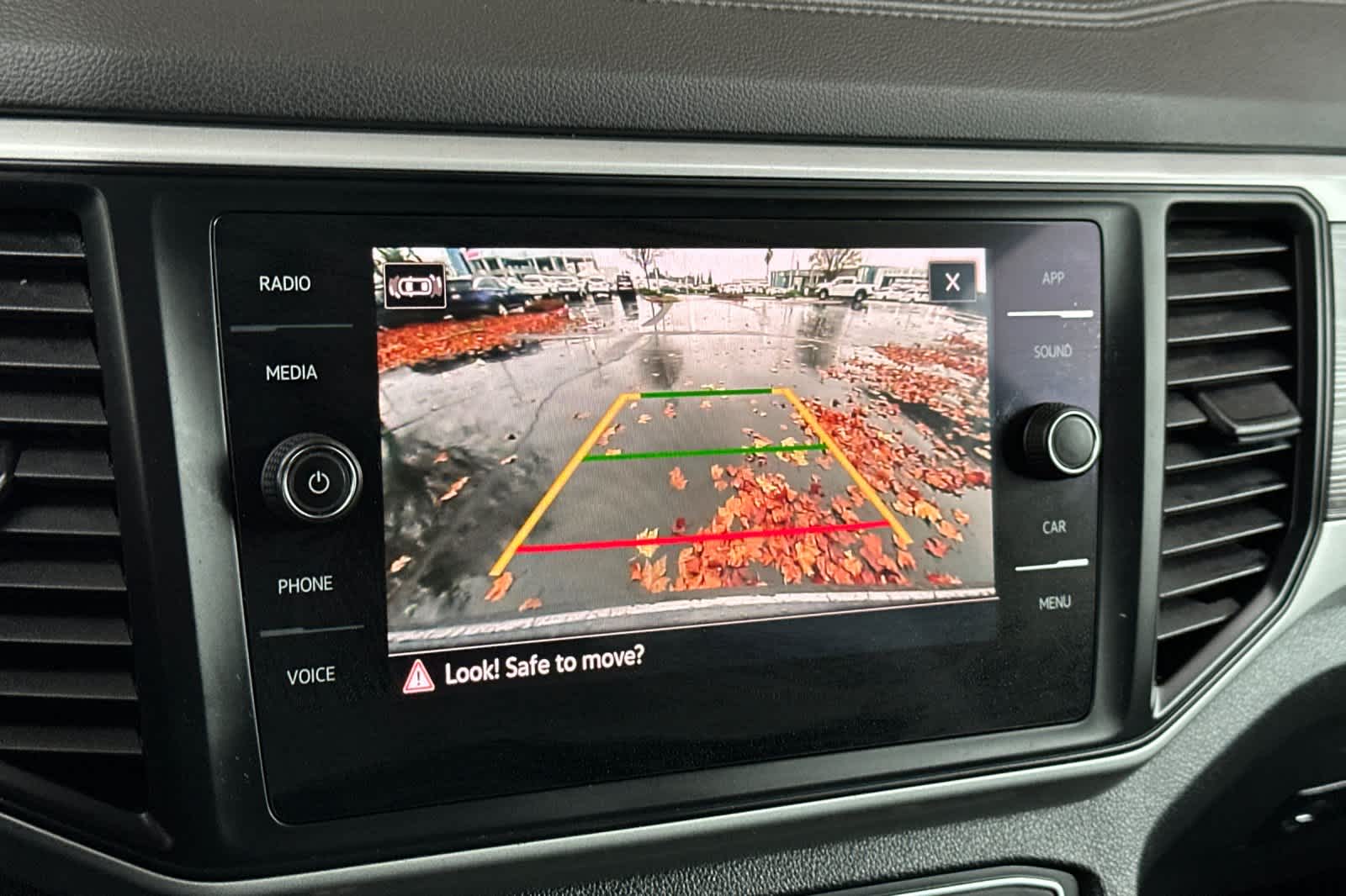 Thumbnail: 2021 Volkswagen Atlas - 21