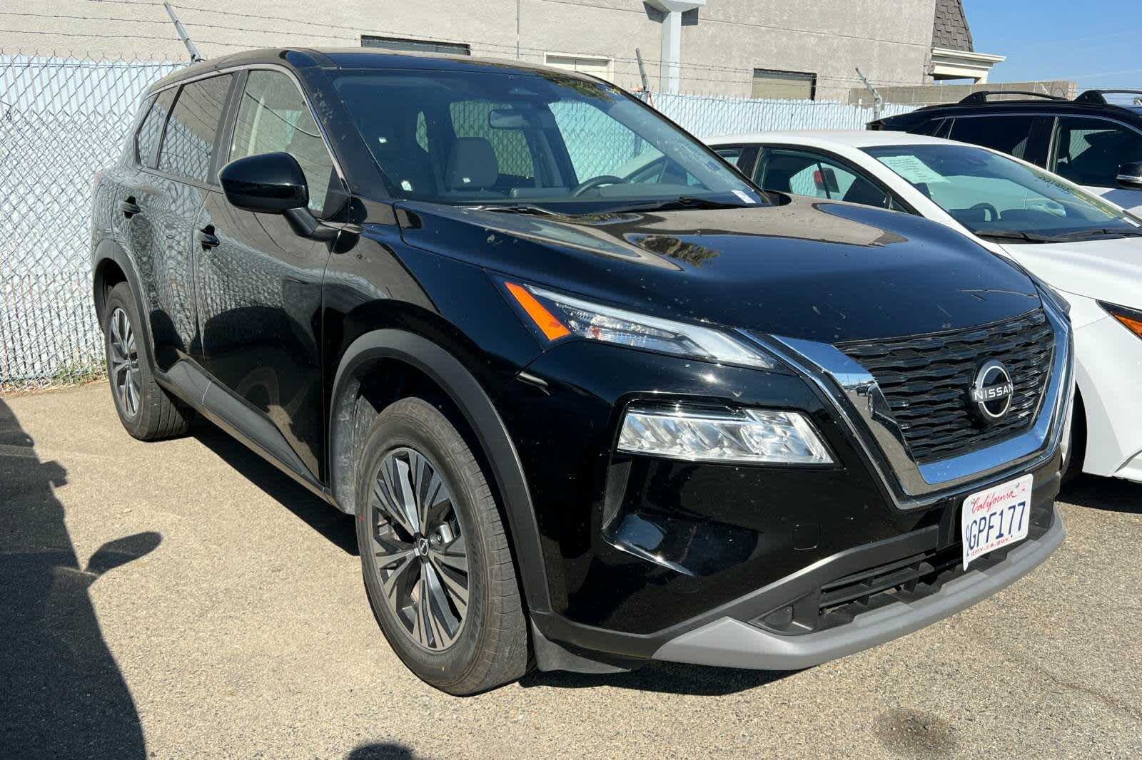 2023 Nissan Rogue SV 4