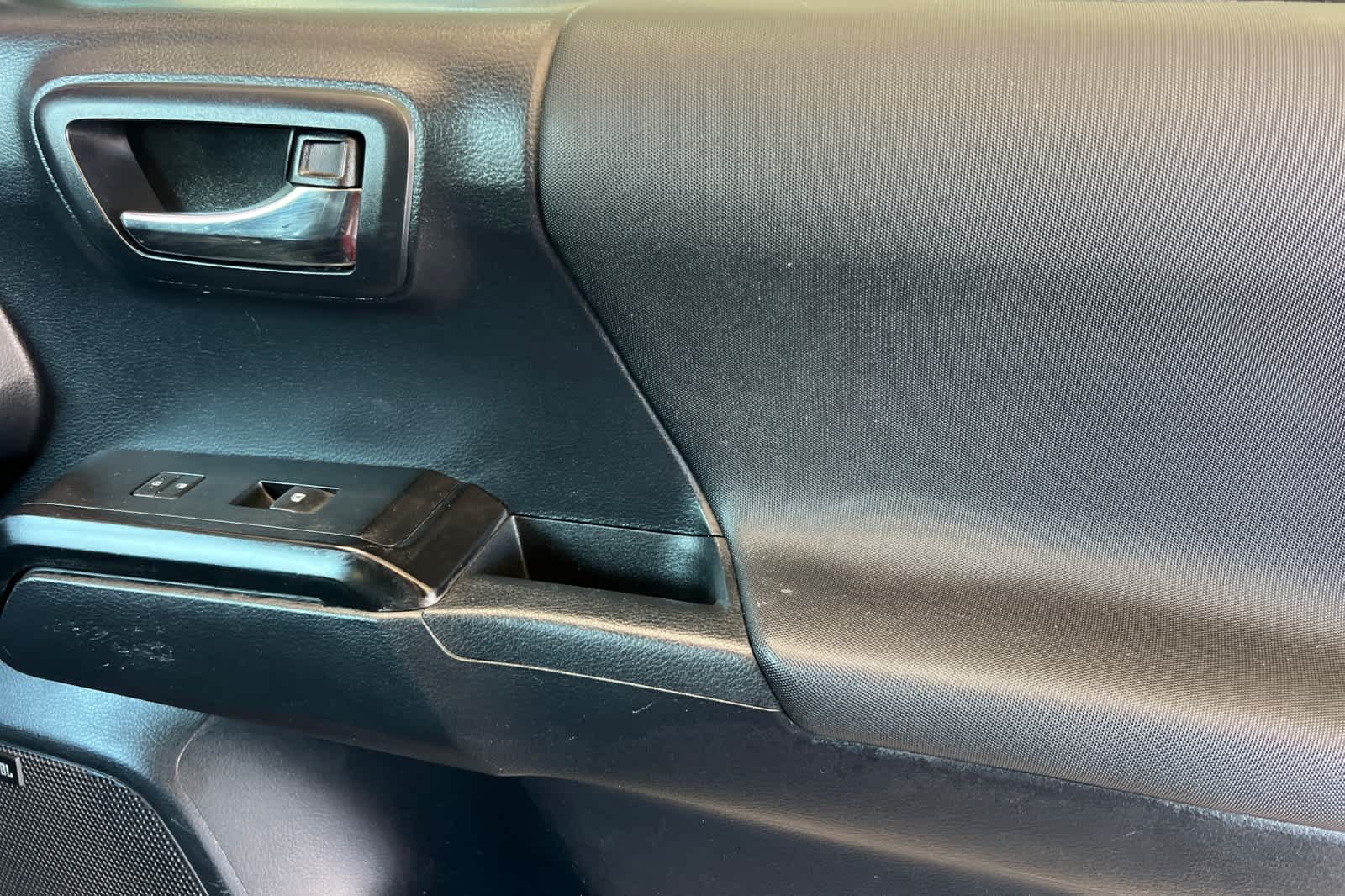 Thumbnail: 2019 Toyota Tacoma - 17