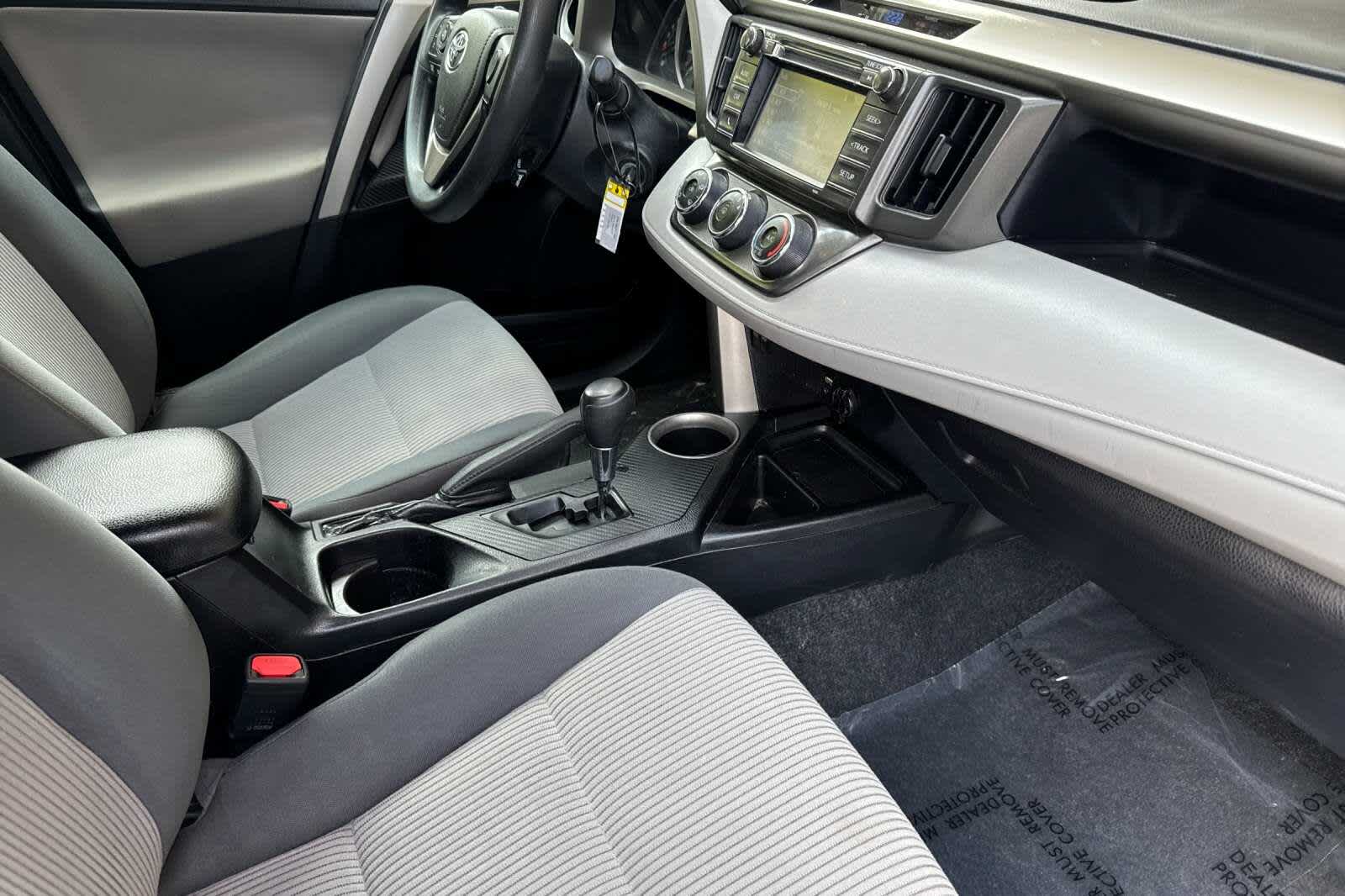 Thumbnail: 2014 Toyota RAV4 - 16