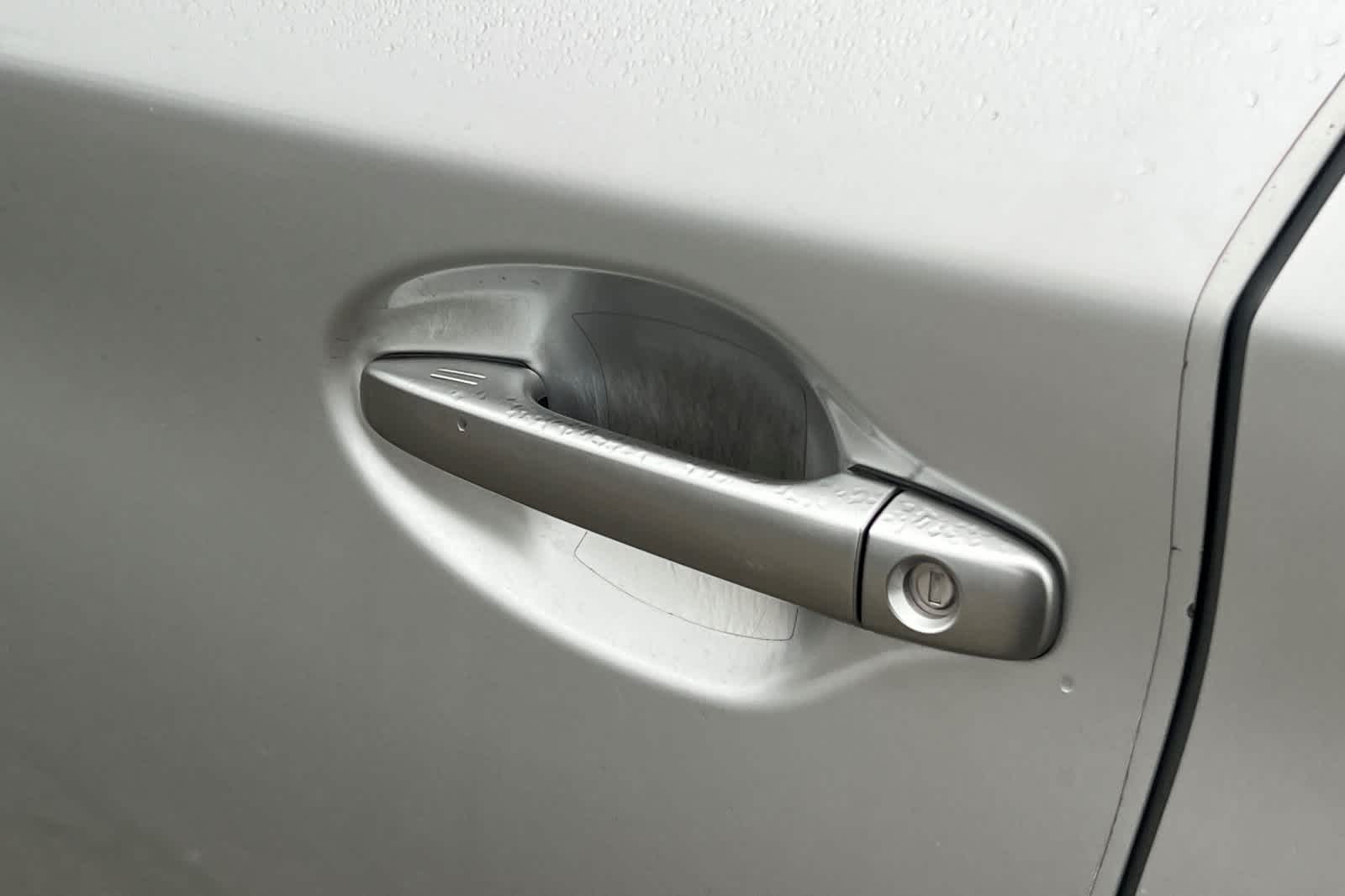 Thumbnail: 2012 Toyota Prius - 19