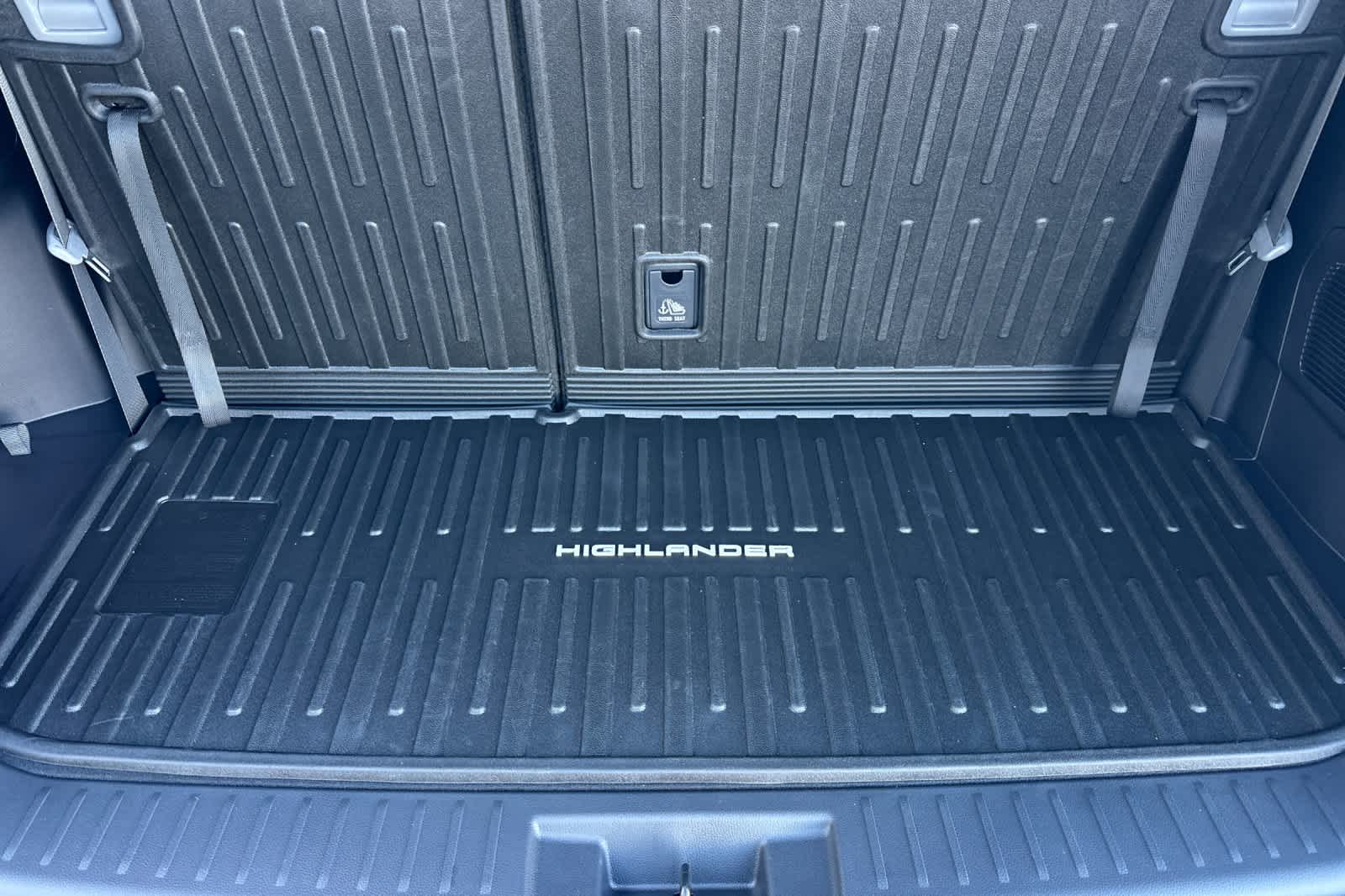 Thumbnail: 2026 Toyota Highlander - 17