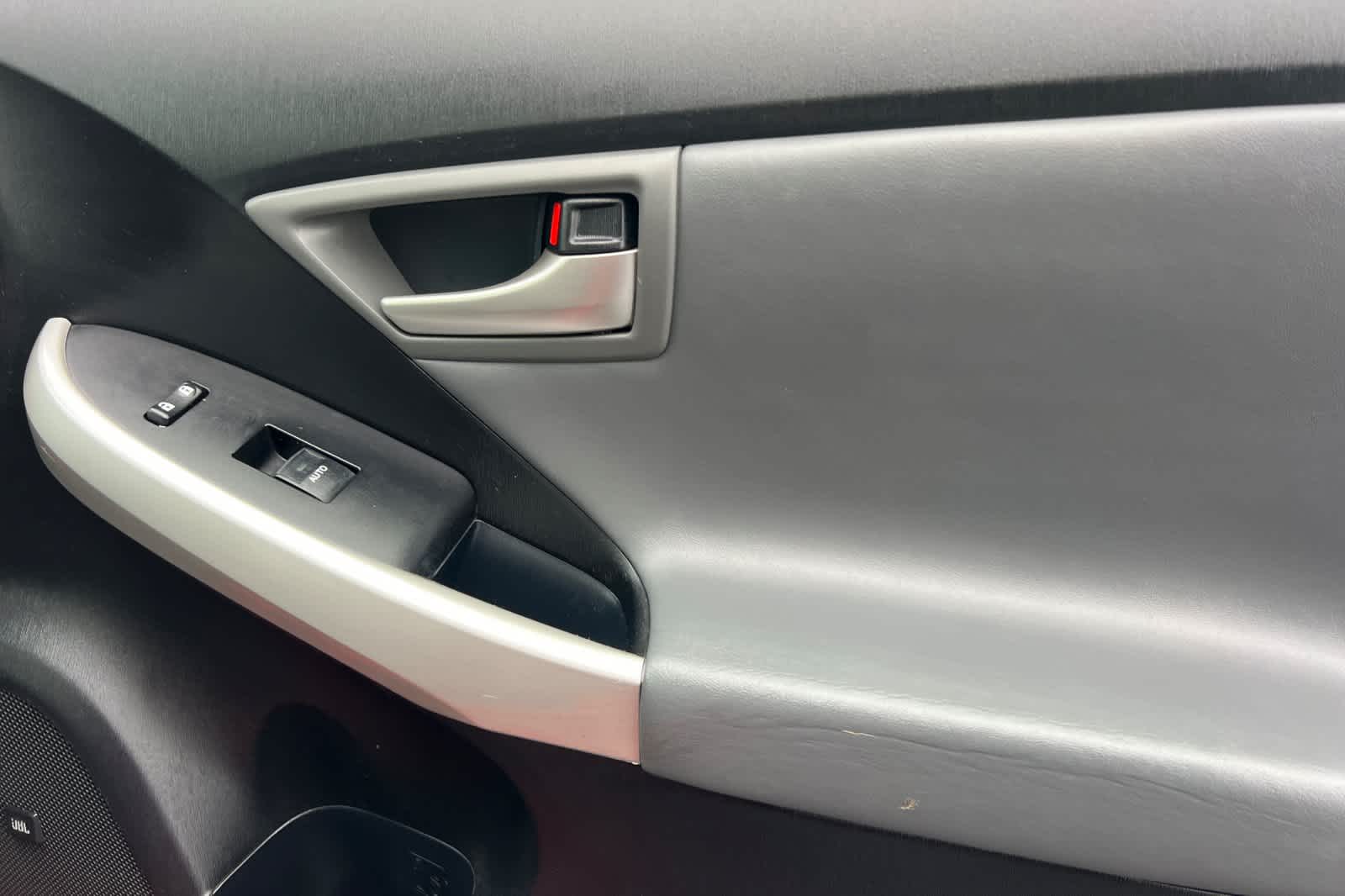 Thumbnail: 2013 Toyota Prius - 18