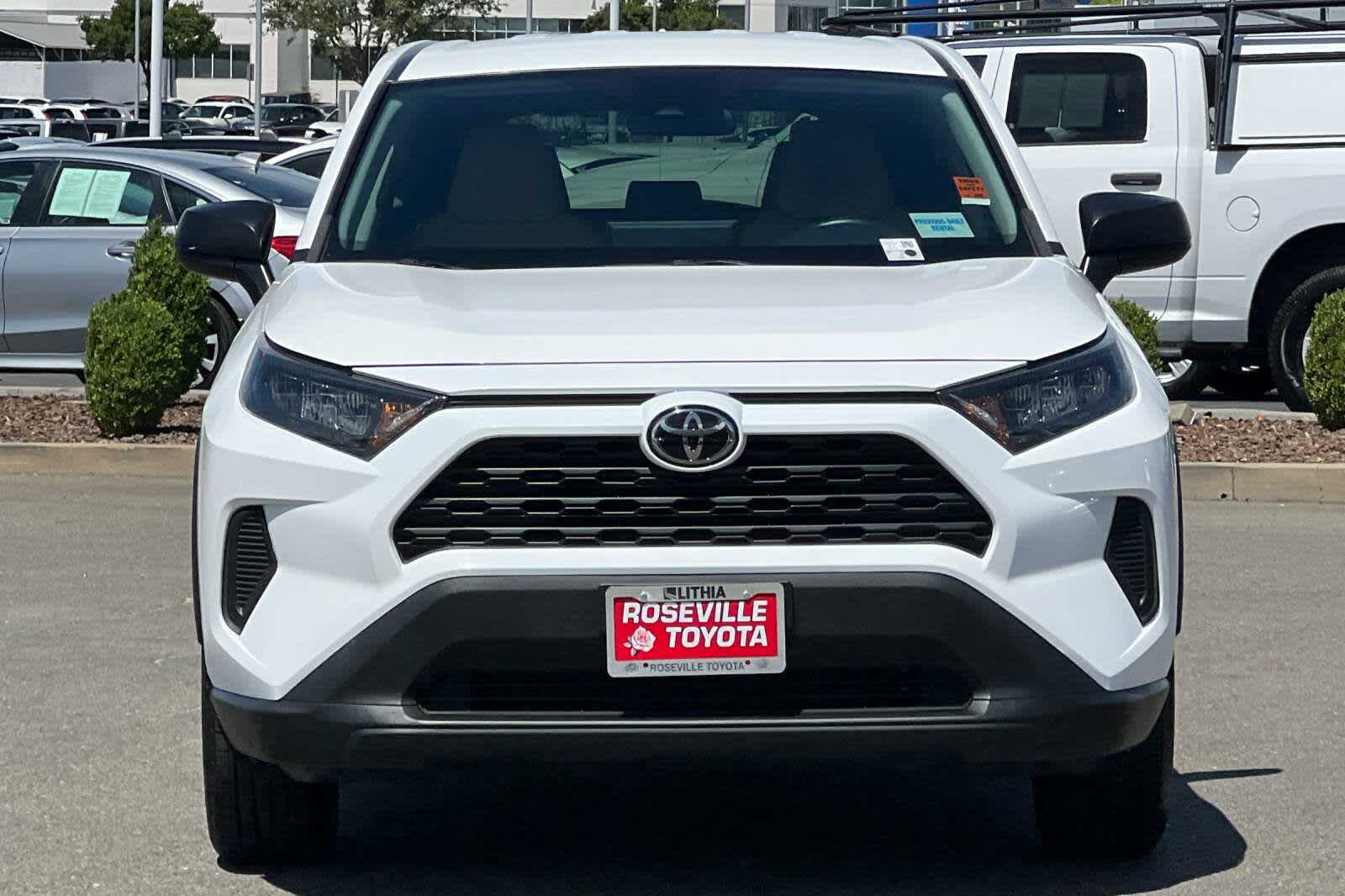Thumbnail: 2022 Toyota RAV4 - 10