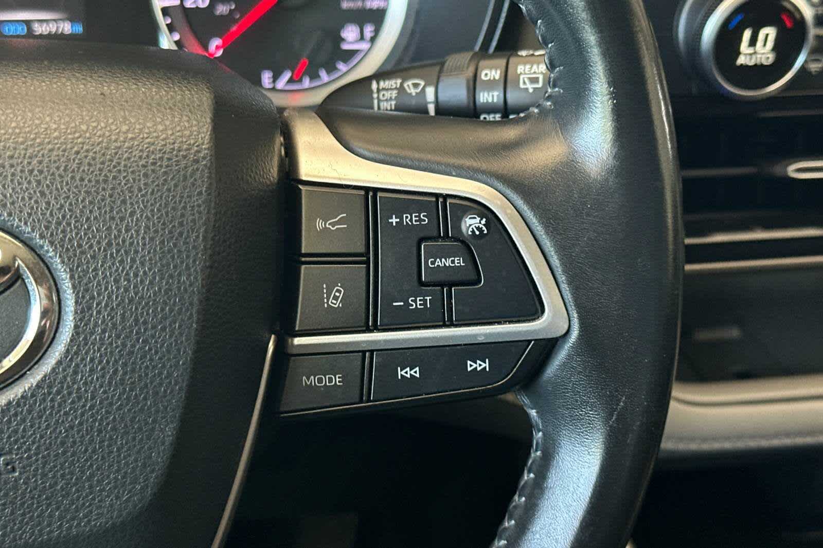 Thumbnail: 2022 Toyota Highlander - 27