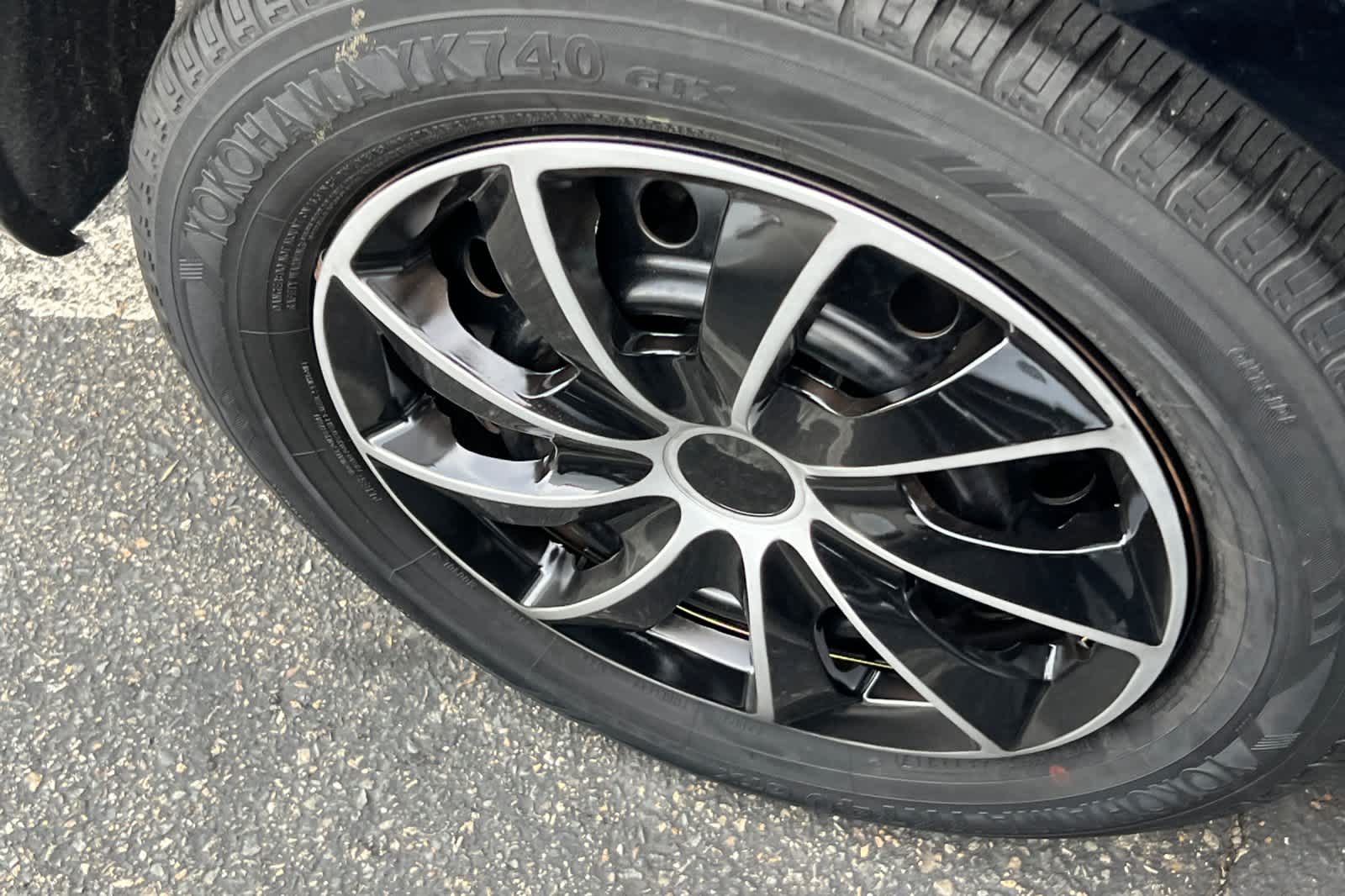 Thumbnail: 2011 Toyota Camry - 13