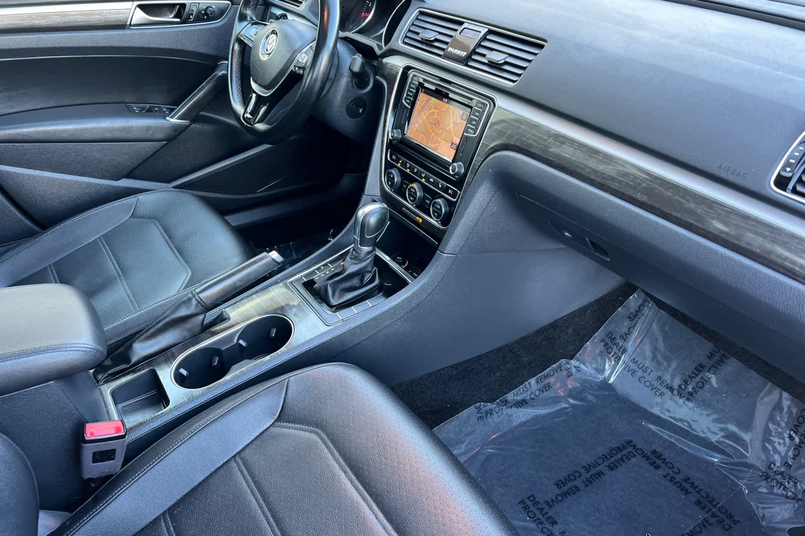 Thumbnail: 2018 Volkswagen Passat - 16