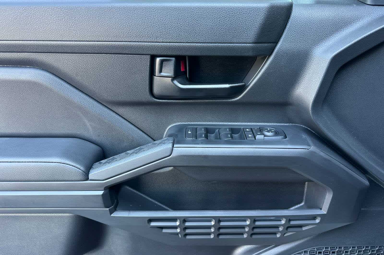 2025 Toyota Tacoma SR 12